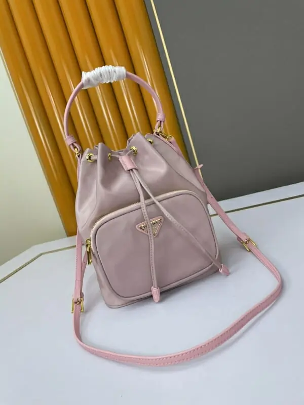 prada aaa qualite sac a main  pour femme s_120775b